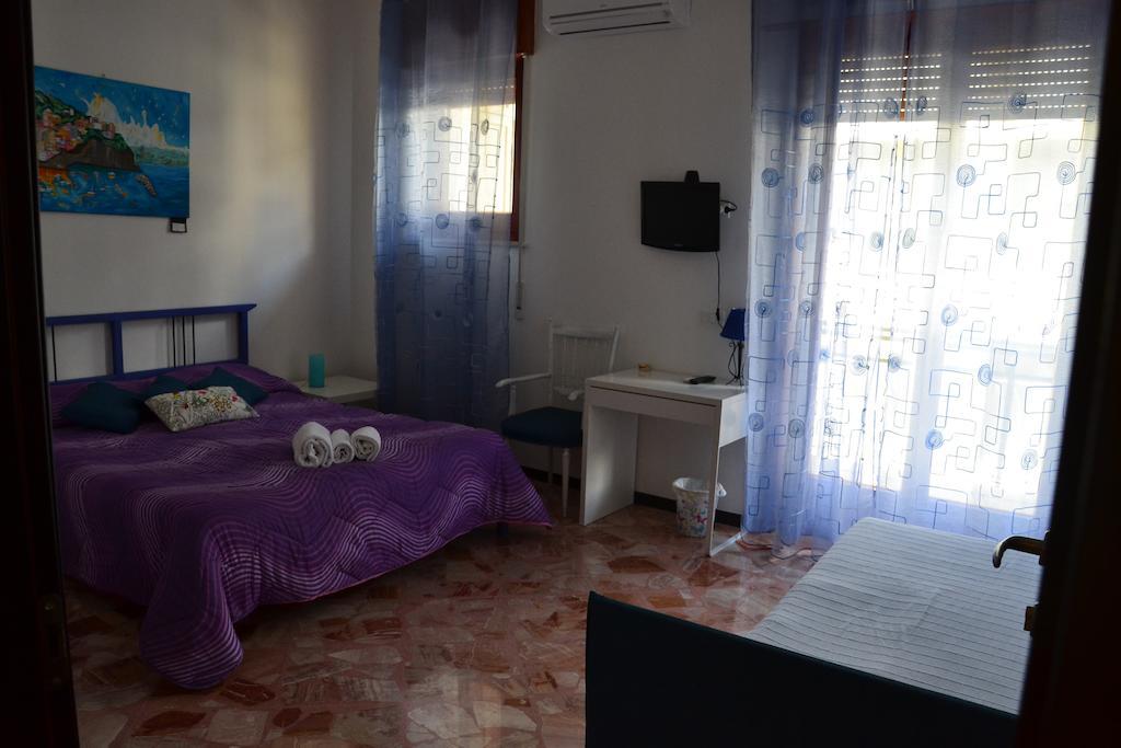 A Due Passi Da Erice B&B Exterior foto